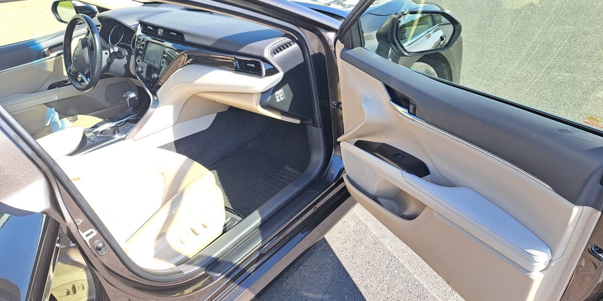 Przetarg nieograniczony na sprzedaż samochodu Toyota Camry Hybryd MR`18 E6d 2019