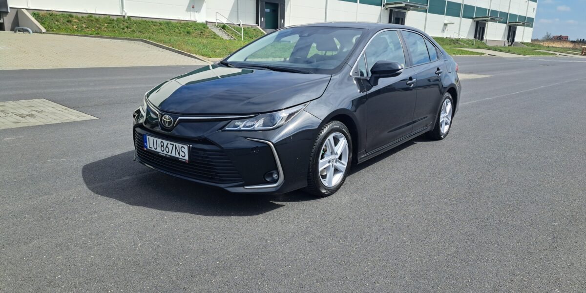Ogłoszenie przetargu nieograniczonego na sprzedaż samochodu Toyota Corolla 1.5 MR`19 E6 z 2022 roku.