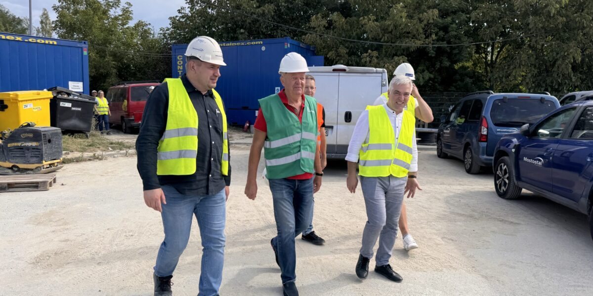 Budowa hali wysokiego składowania M1 na&nbsp;finiszu