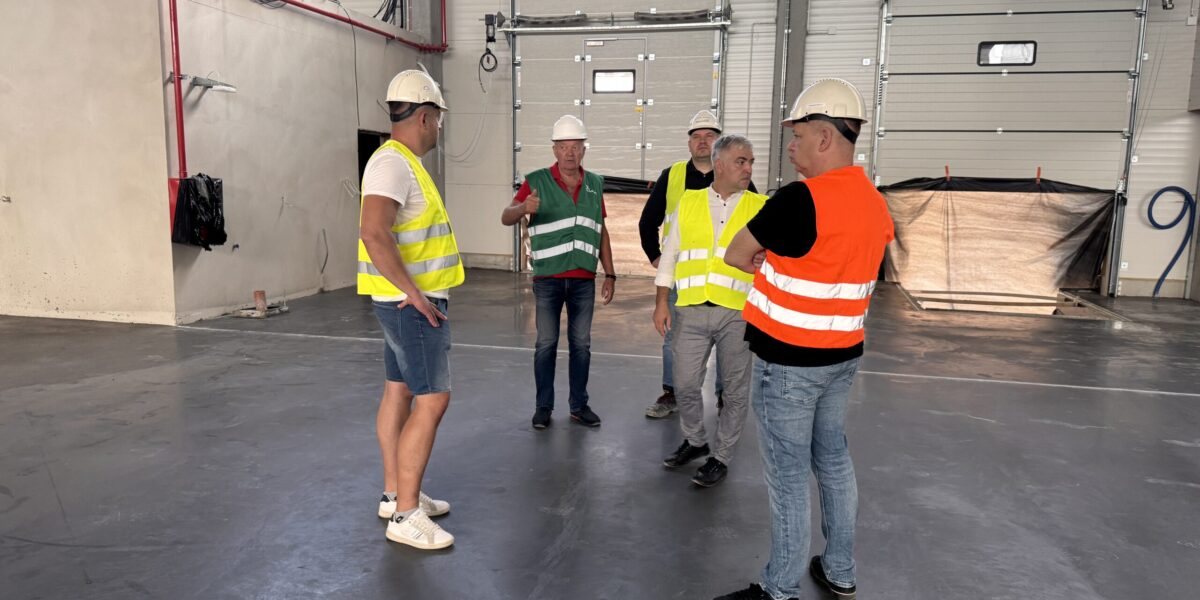 Budowa hali wysokiego składowania M1 na&nbsp;finiszu